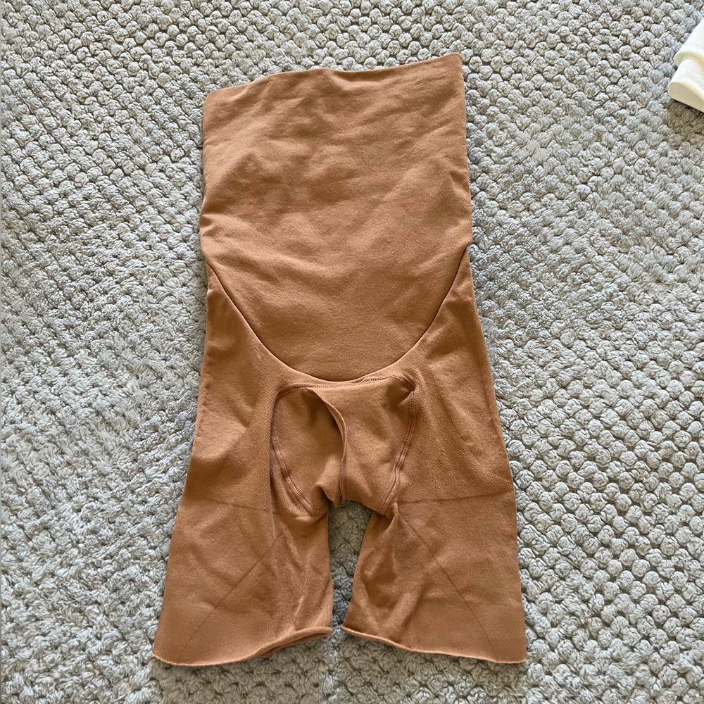 Women’s shapewear